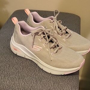 Skechers Women's Light Gray and Soft Pink Sneakers